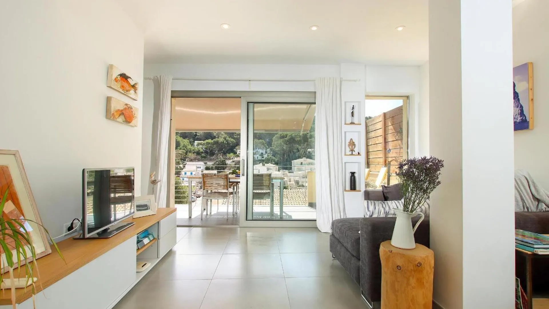 Nuria Apt Cala de Sant Vicenc Spanje