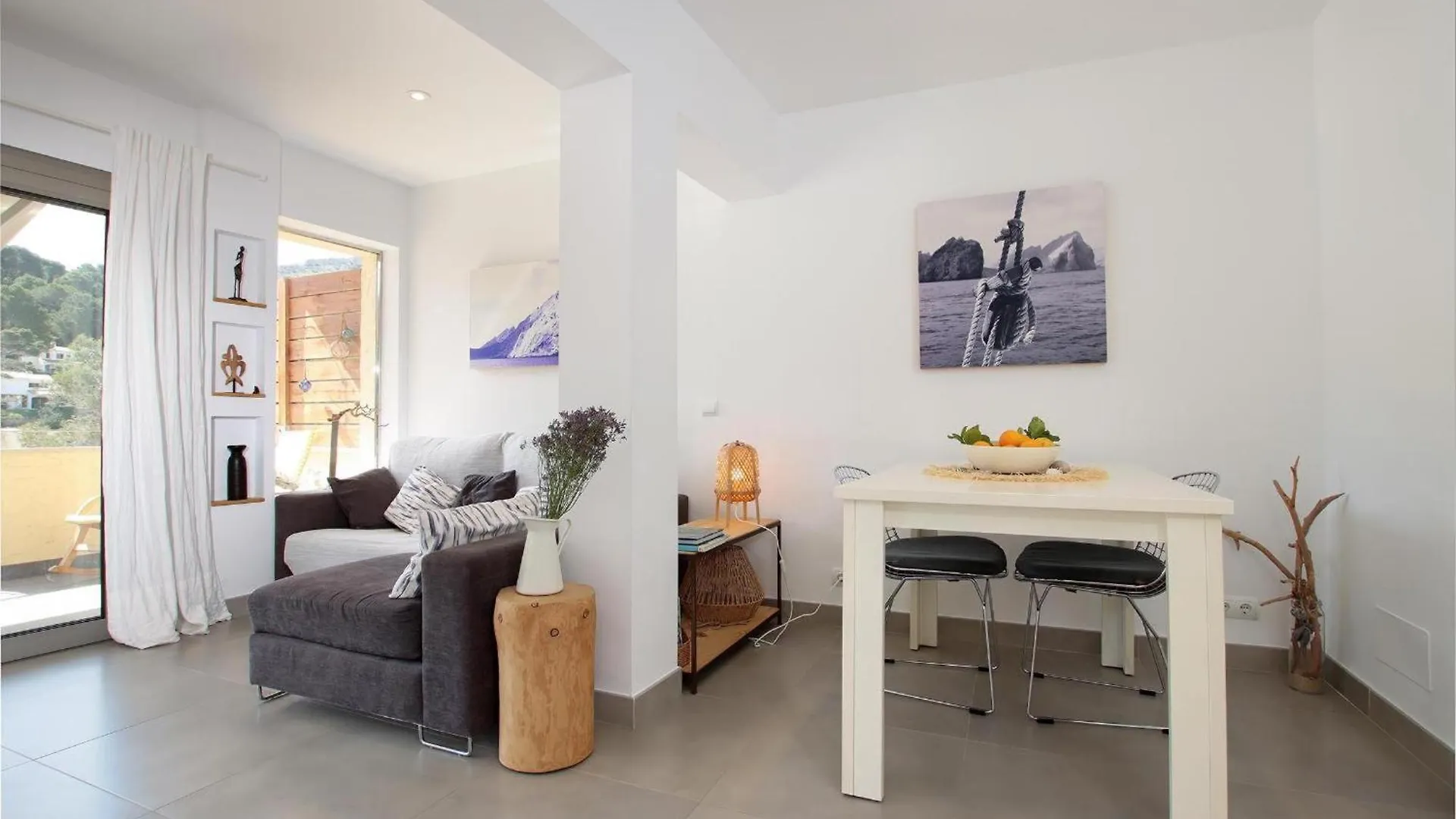 Nuria Apt Cala de Sant Vicenc Spanyolország